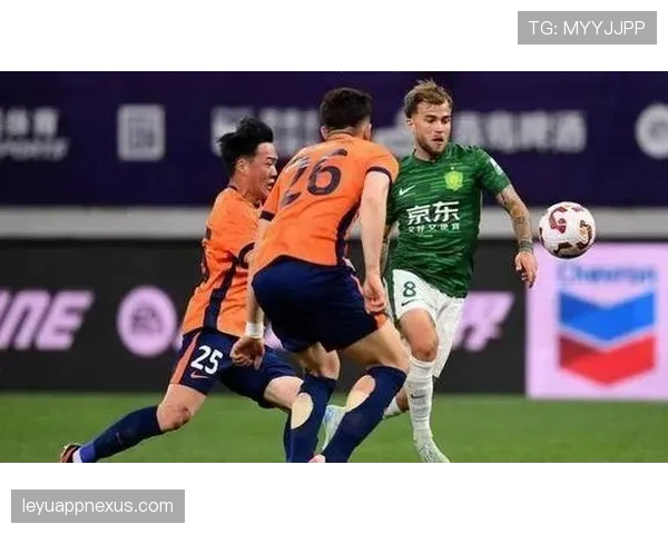 北京国安近期比赛进攻配合出现明显改善，关键球员状态回升提振球队
